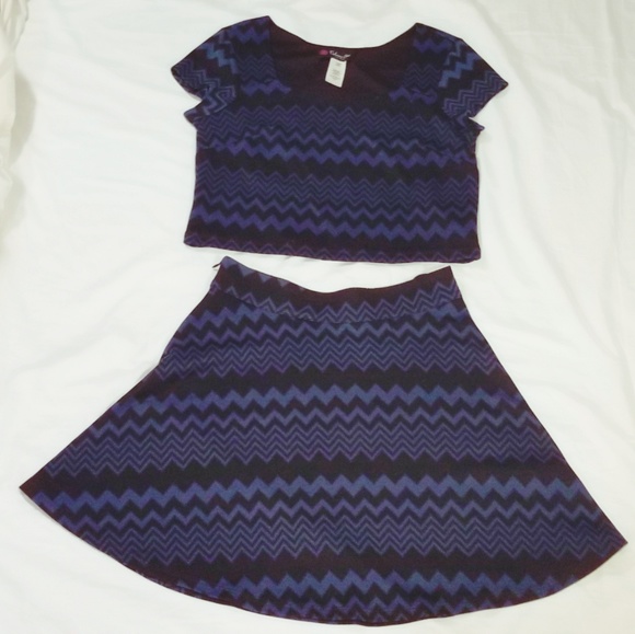 Volume One | 2pc Crop Top & Mini Skirt | L - Picture 3 of 5